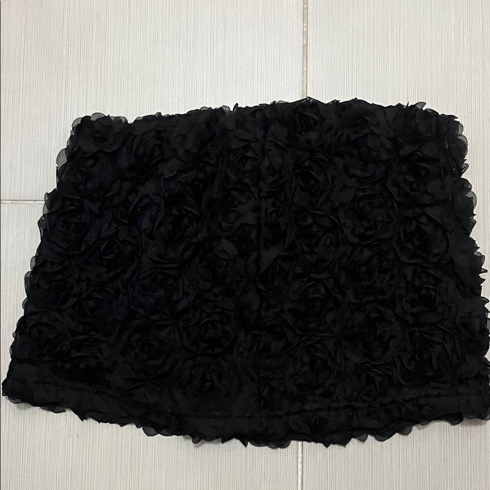 Elegant Black Floral Mini Skirt